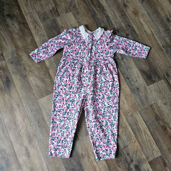 VTG Jet Set Floral Romper Jumper Long Sleeve. Fake pearl button. Lace collar. - Picture 1 of 8
